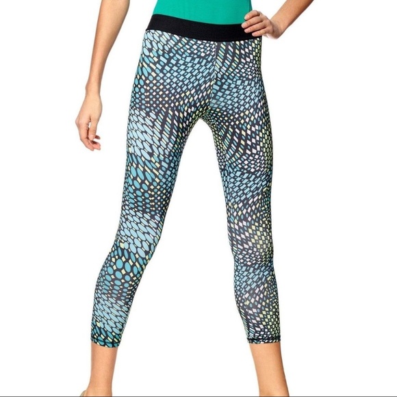 Hue Women's Capri Leggings Active Wear New XS - Picture 1 of 3